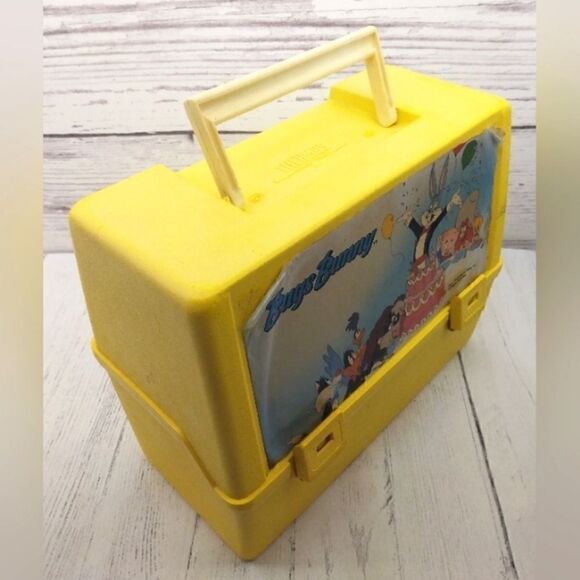 Bugs Bunny & Friends Vintage Lunch Box Warner Brothers Yellow - Picture 3 of 14